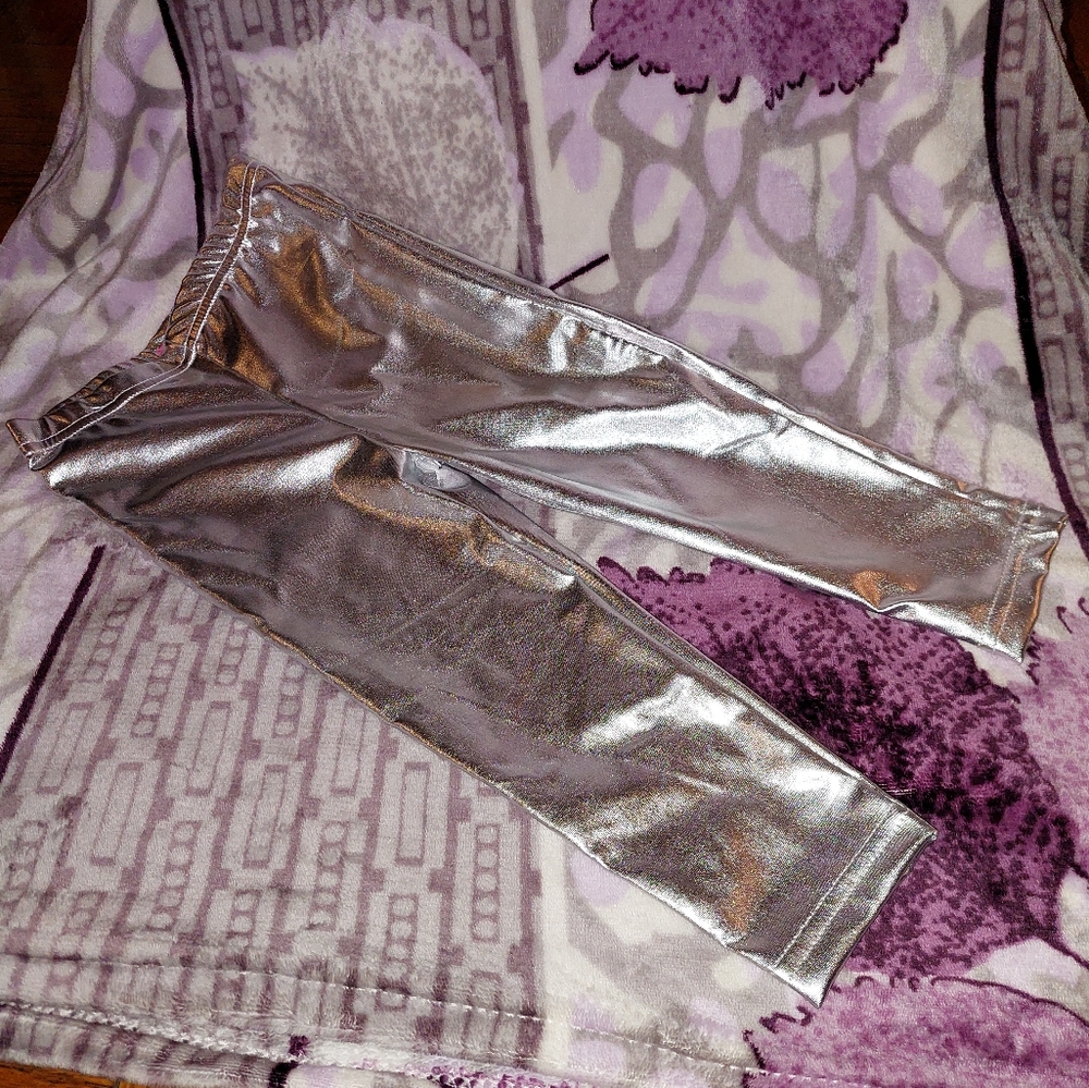 Isaac Mizrahi NY toddler leggings 24months, Silver, Brand New